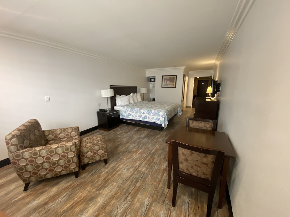Ocean Surf Inn & Suites 26/73