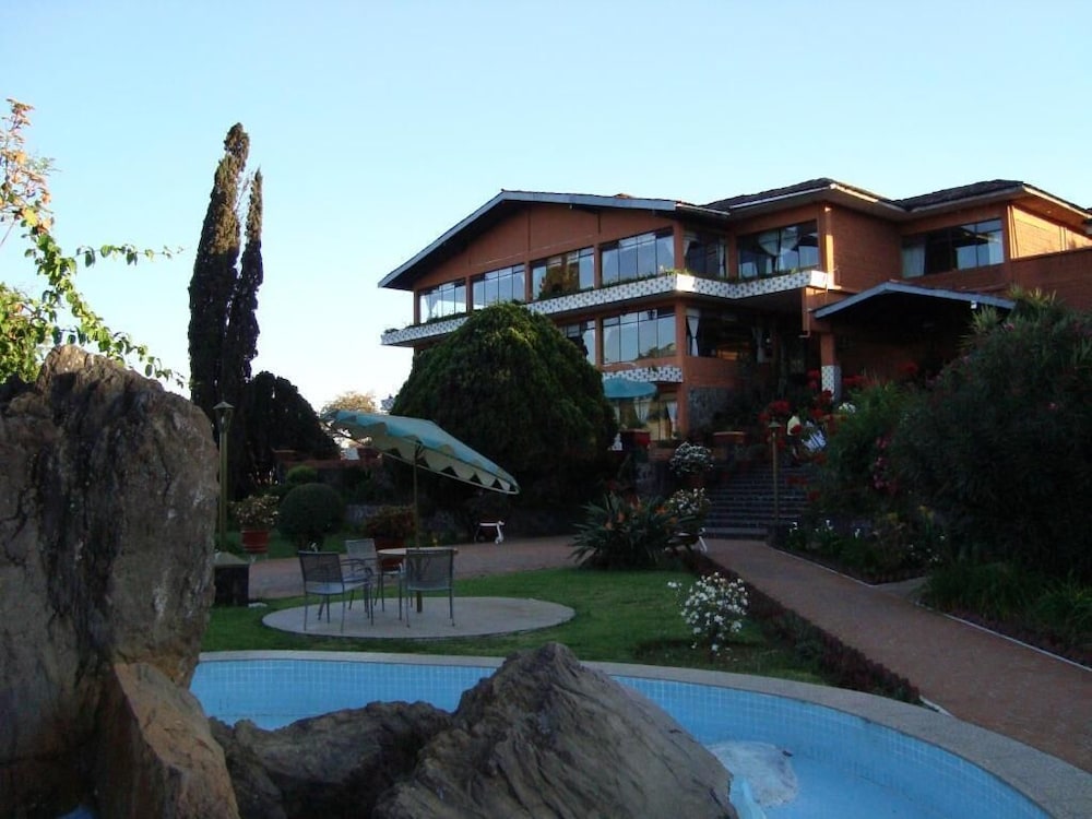 Hotel Pie de la Sierra 38/50