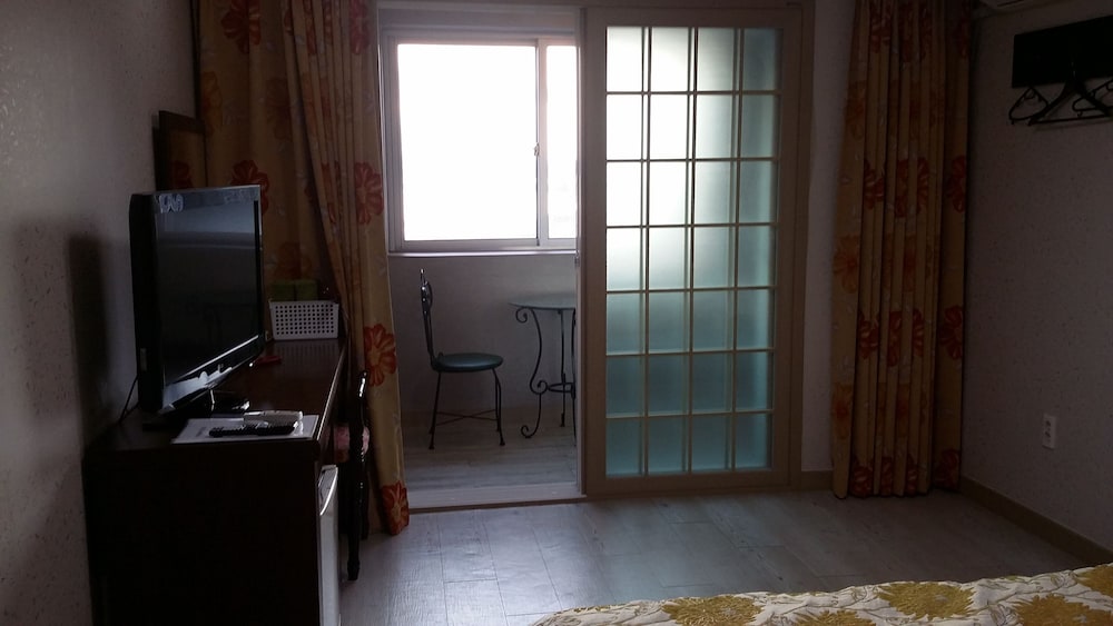 Hera Hotel photo4