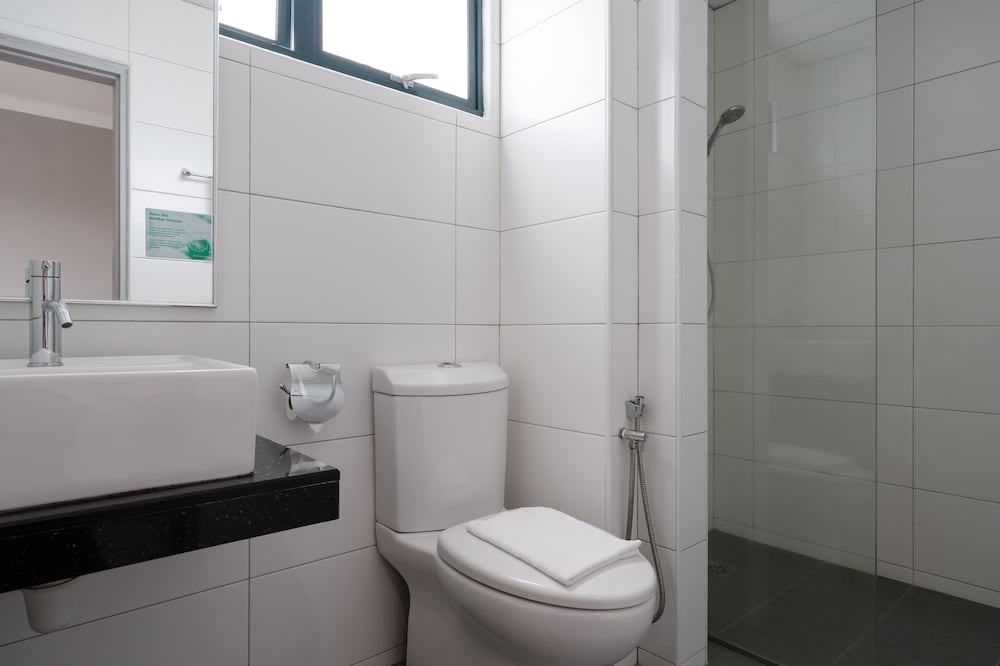 Golden View Serviced Apartment 65/67
