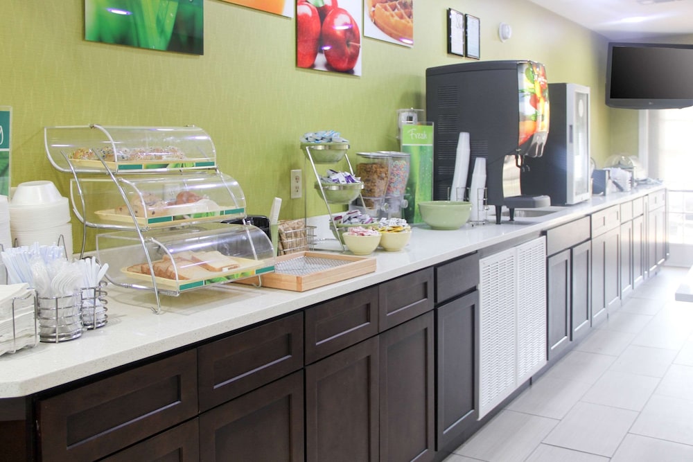 Quality Inn Albertville US 431 20/36