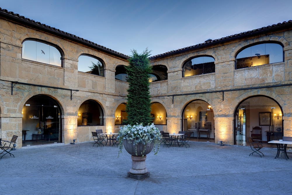 Parador De Cangas De Onis 32/73
