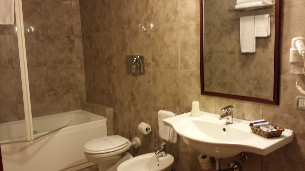 Ara Solis Hotel 25/78