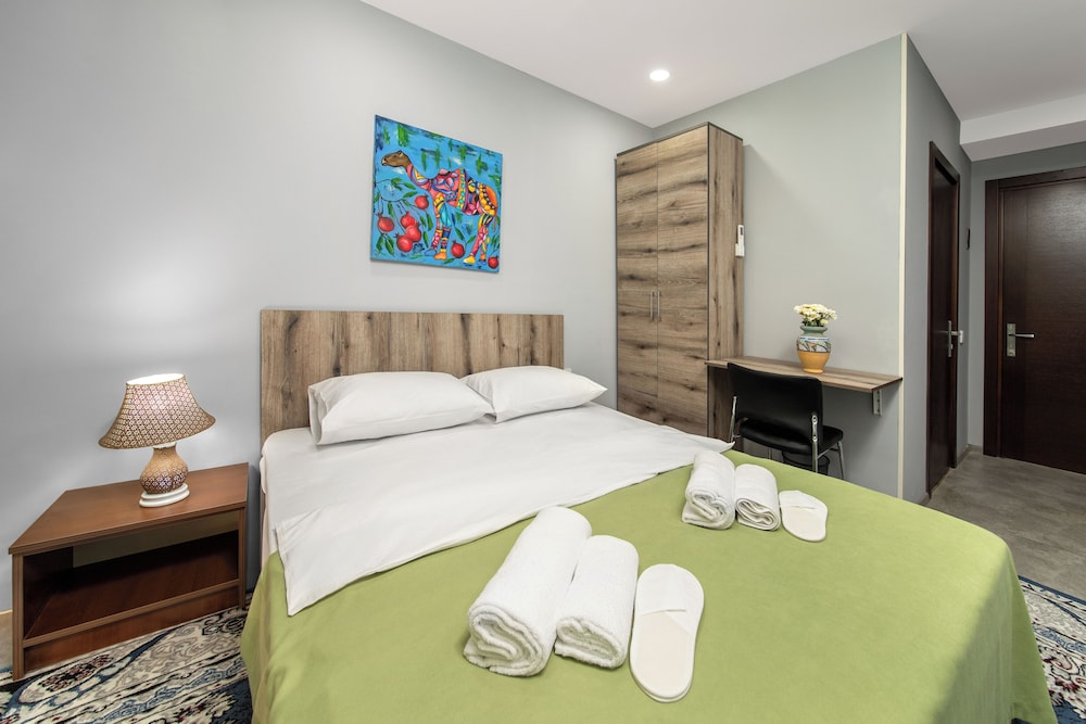 ECONOMY, DOUBLE BED, CITY VIEW