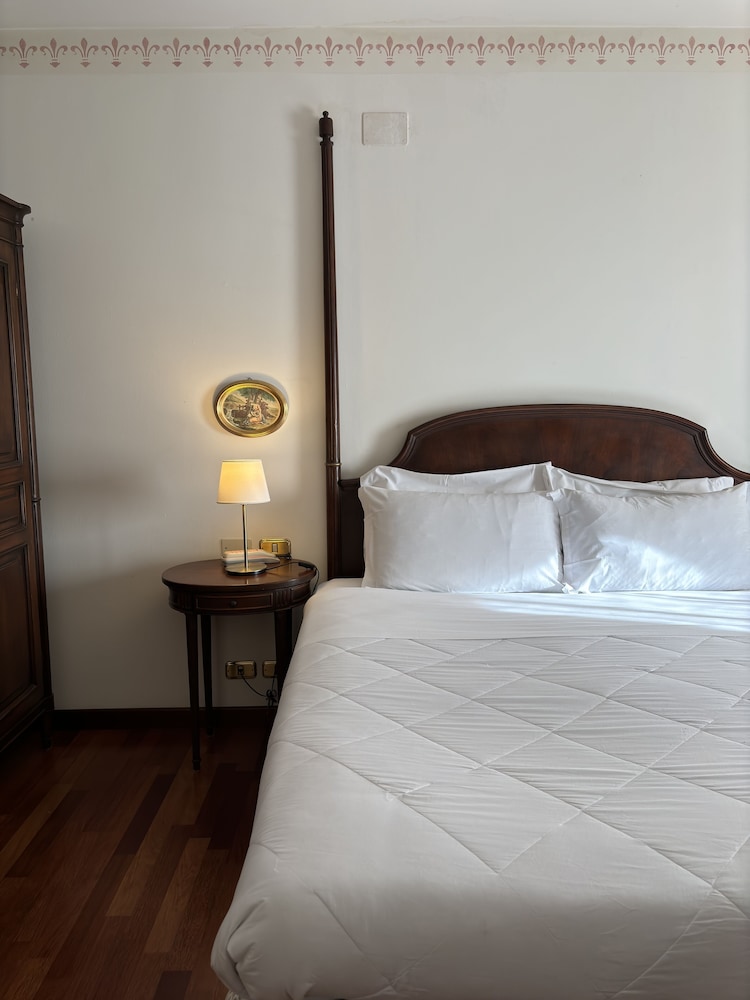 Hotel Villa Luppis 18/77