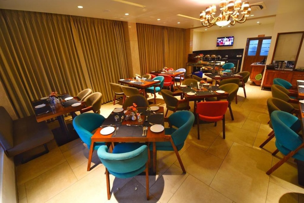 Hotel De Nada 33/43