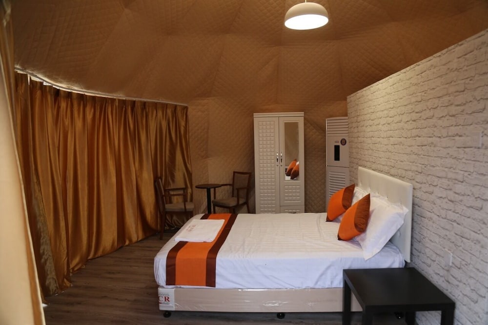 The Dunes Camping & Safari RAK 10/32