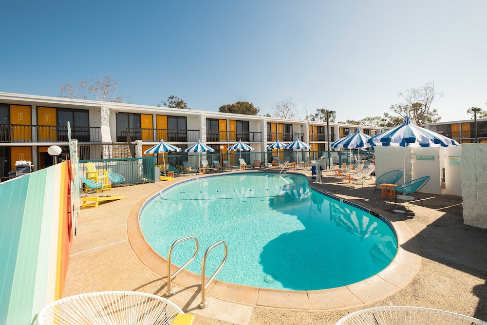 The Rambler Hotel San Diego 66/68