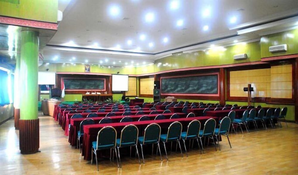Sylvia Hotel Premier Kupang 52/57