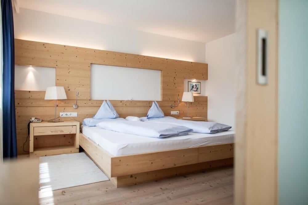 Alpine Hotel Ciasa Lara 10/40