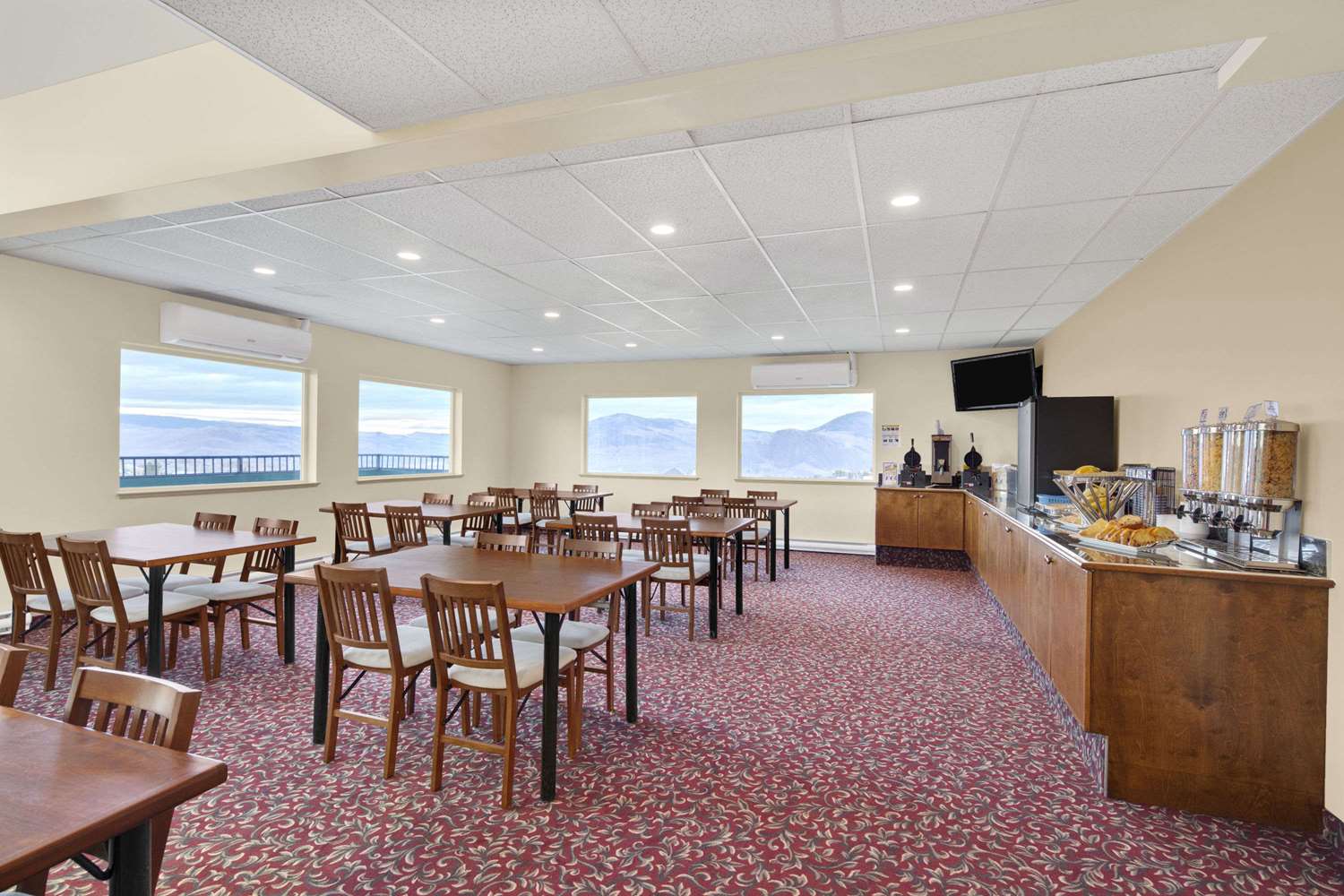 Days Inn By Wyndham Kamloops Bc 21/28