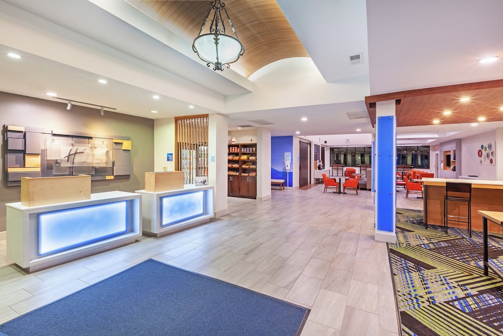 Holiday Inn Express Hotel Suites Orange 16/70