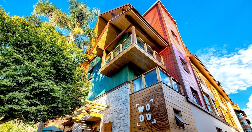 Hotel Wood 6/46