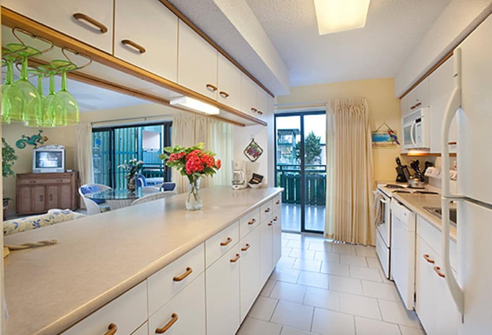 Colony Cove Beach Resort 1/22