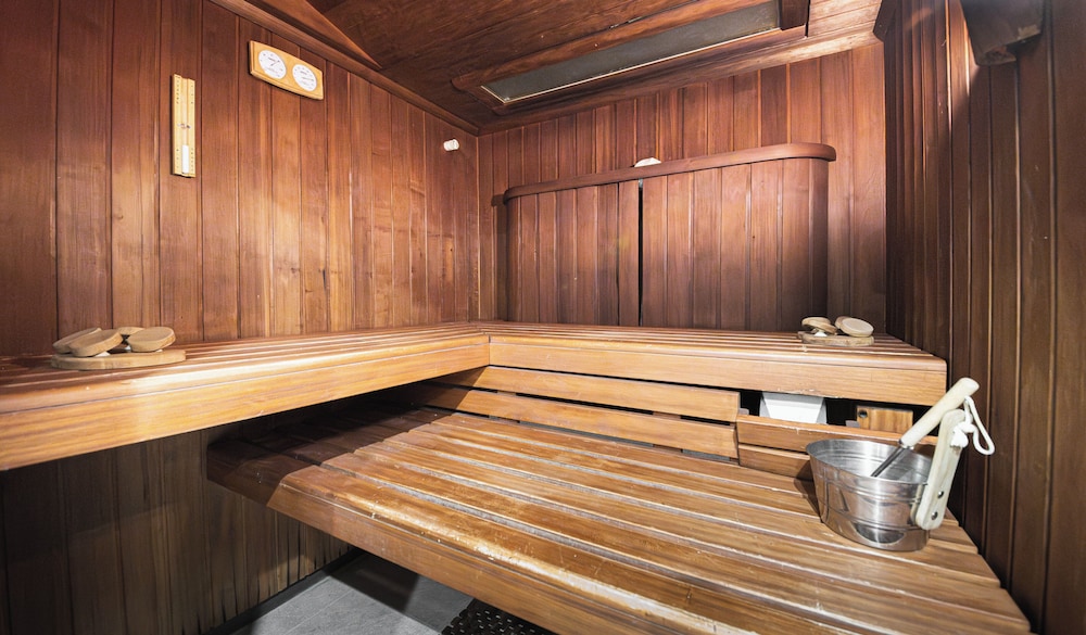 swimming pool spa