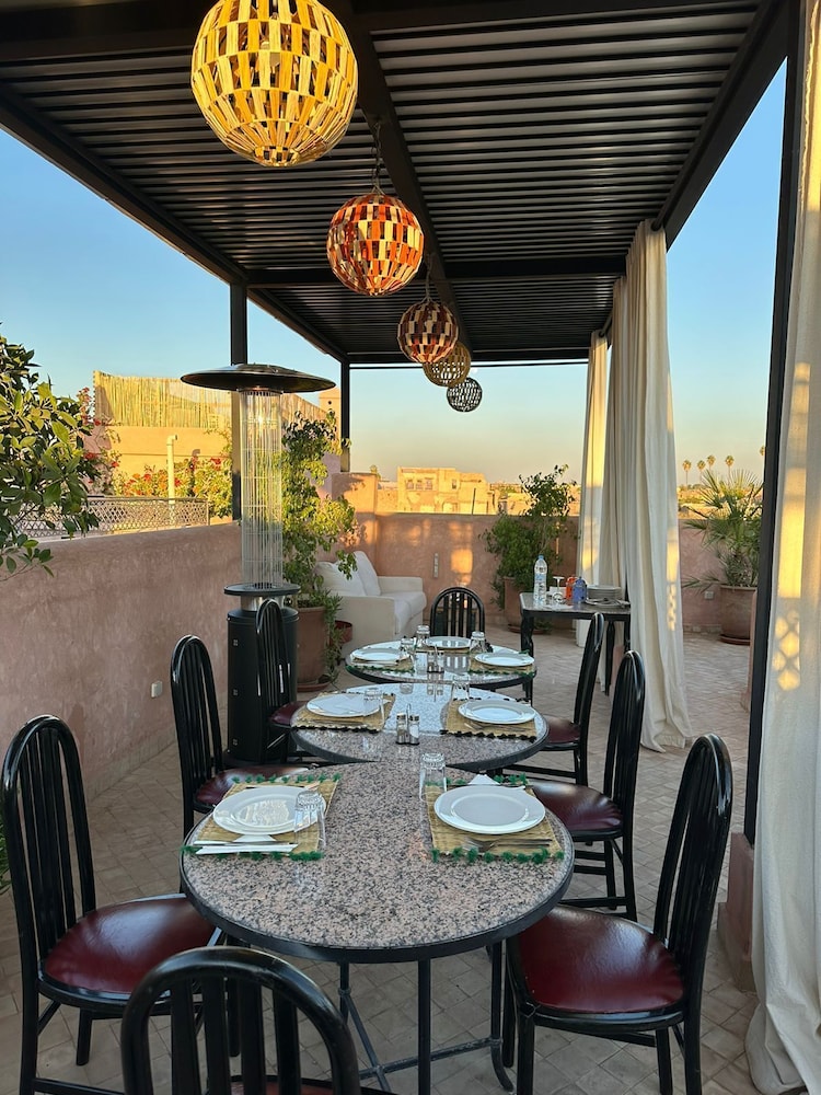 Riad Atrium 46/60