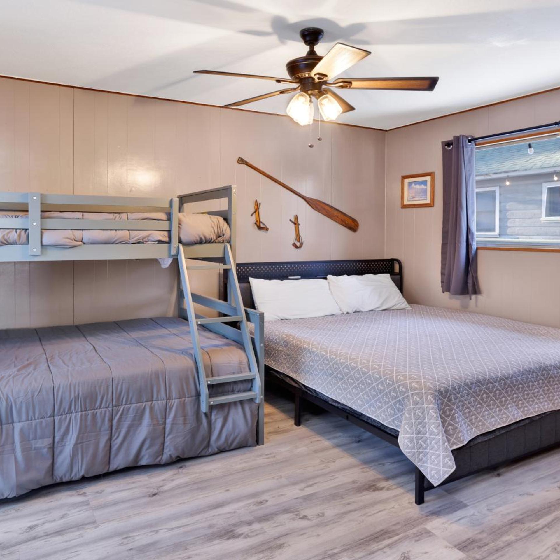 Lakefront Family Cabin by Big Bear Vacations 5/30