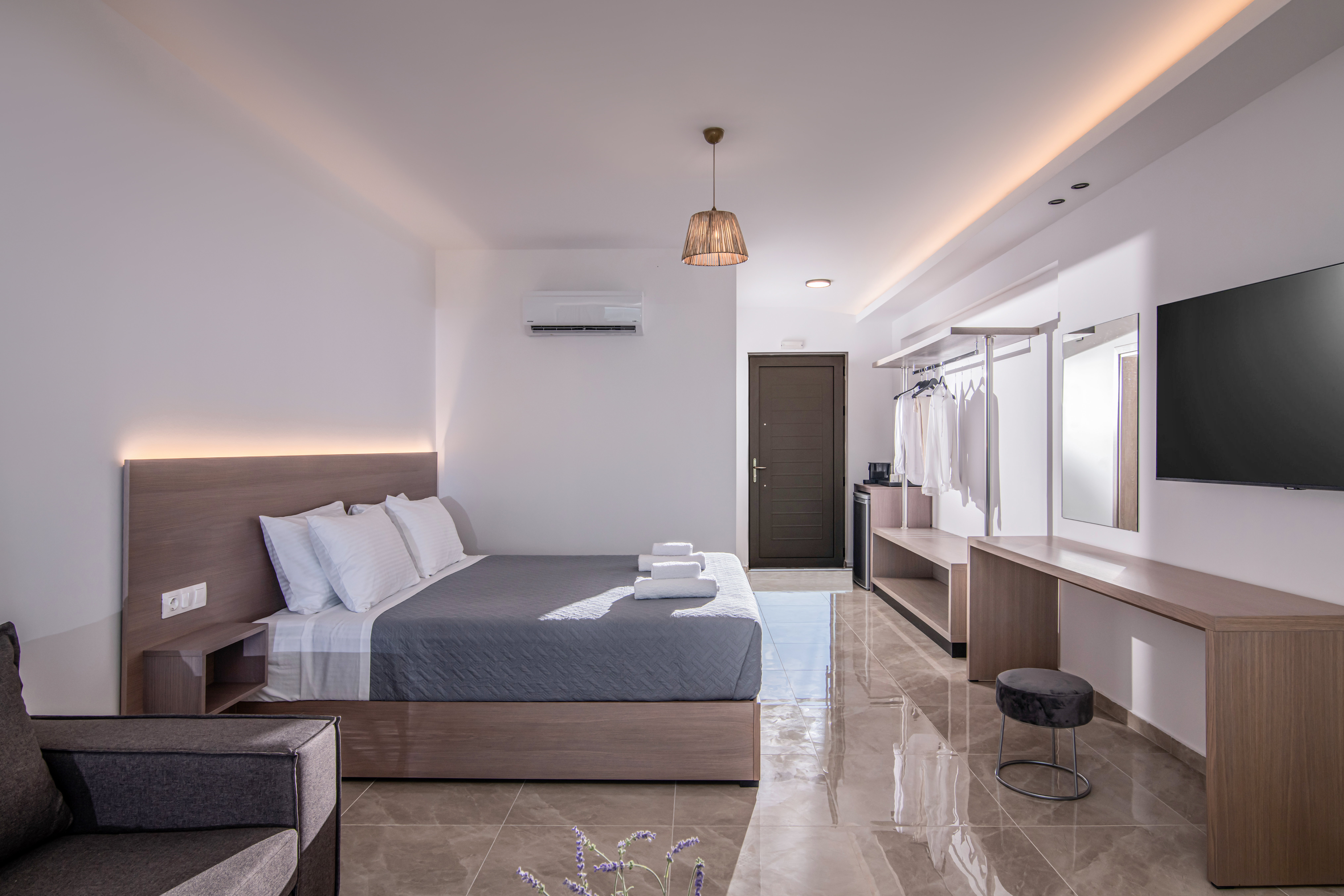JUNIOR SUITE, JETTED TUB