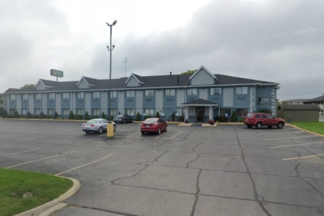 Saint Joseph Inn & Suites Benton Harbor near I-94 15/19