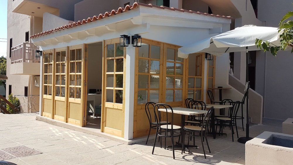 Sirocco Apartments in HERSONISSOS