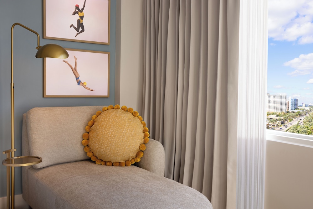 The Sunny Miami Sunny Isles Beach, Curio Collection by Hilton photo5
