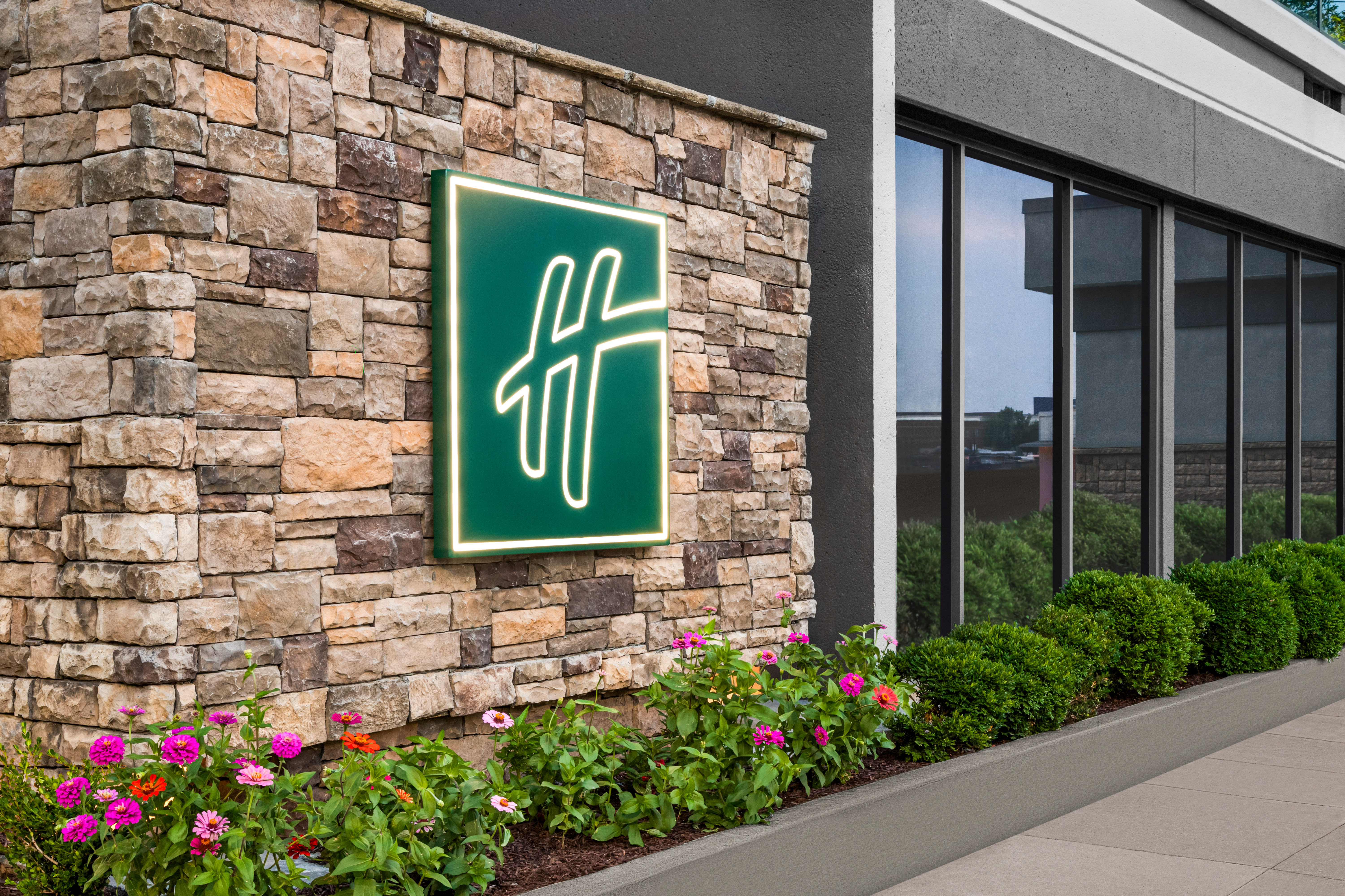 Holiday Inn Nashville Downtown Stadium, an IHG Hotel 2/13