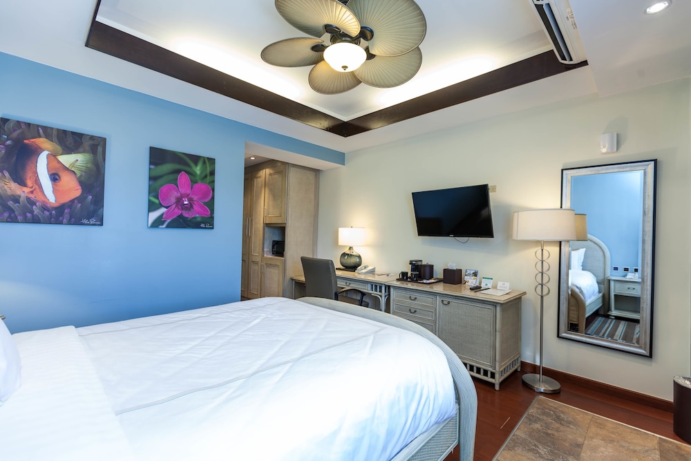 Surfrider Resort Hotel 30/79