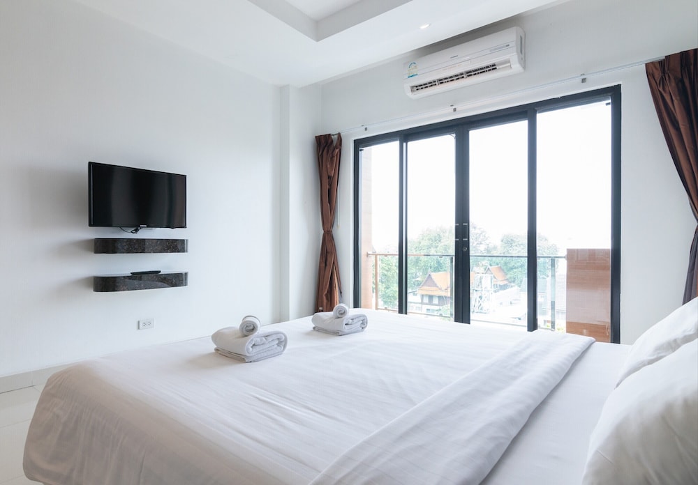 DELUXE, SINGLE, DOUBLE BED