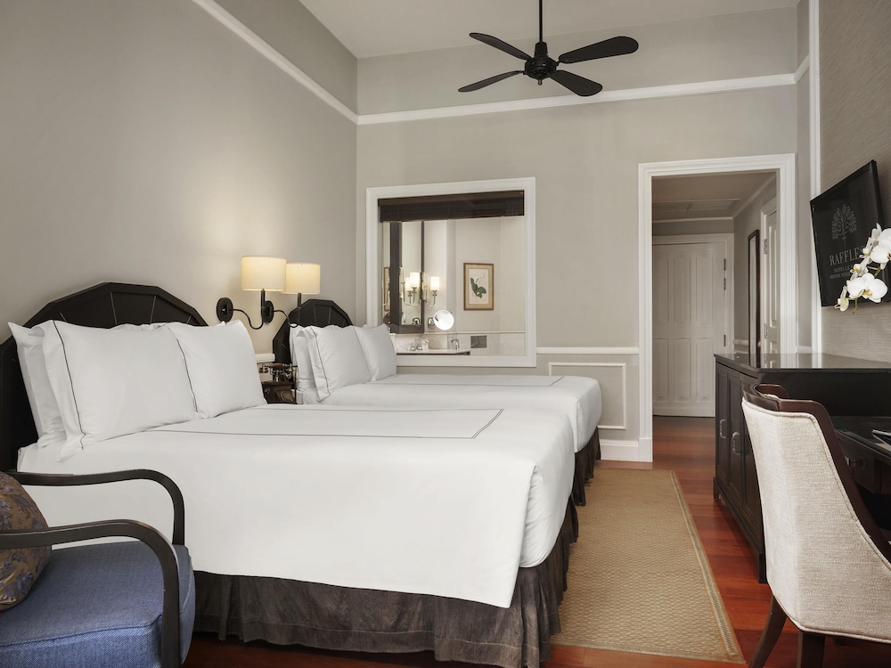 State, Twin Beds, Raffles Hotel Le Royal 3/10