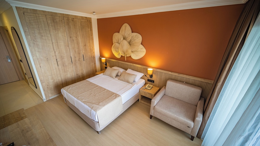 Cimen Hotel 12/50