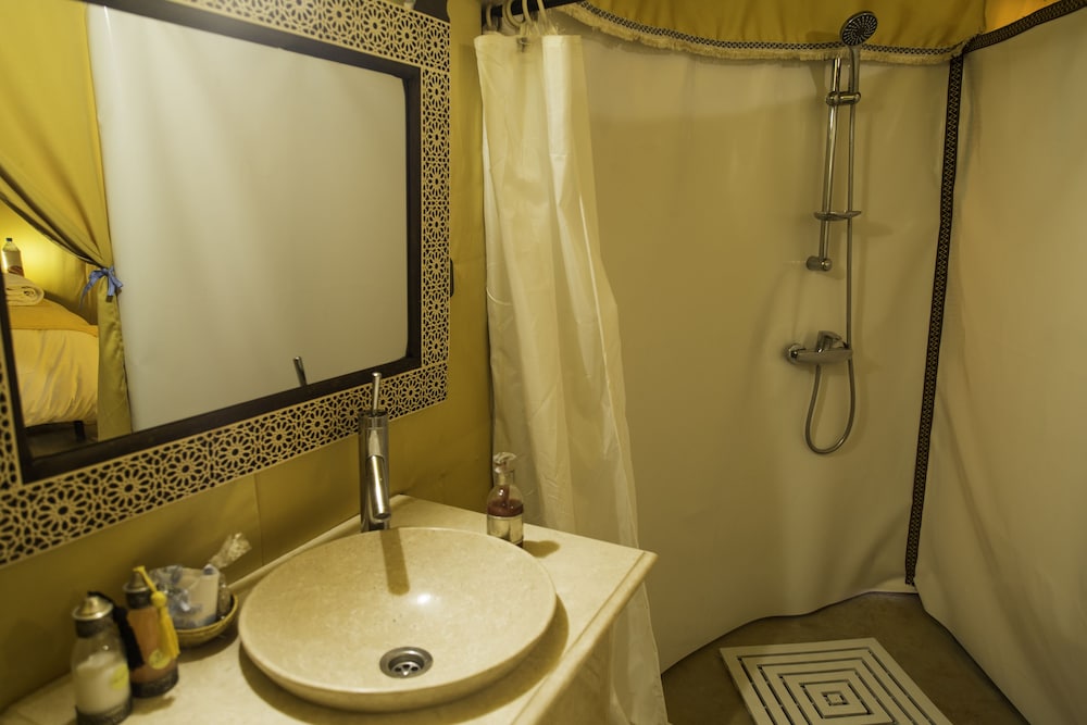 Design, Tent, Twin Beds, Private Bathroom