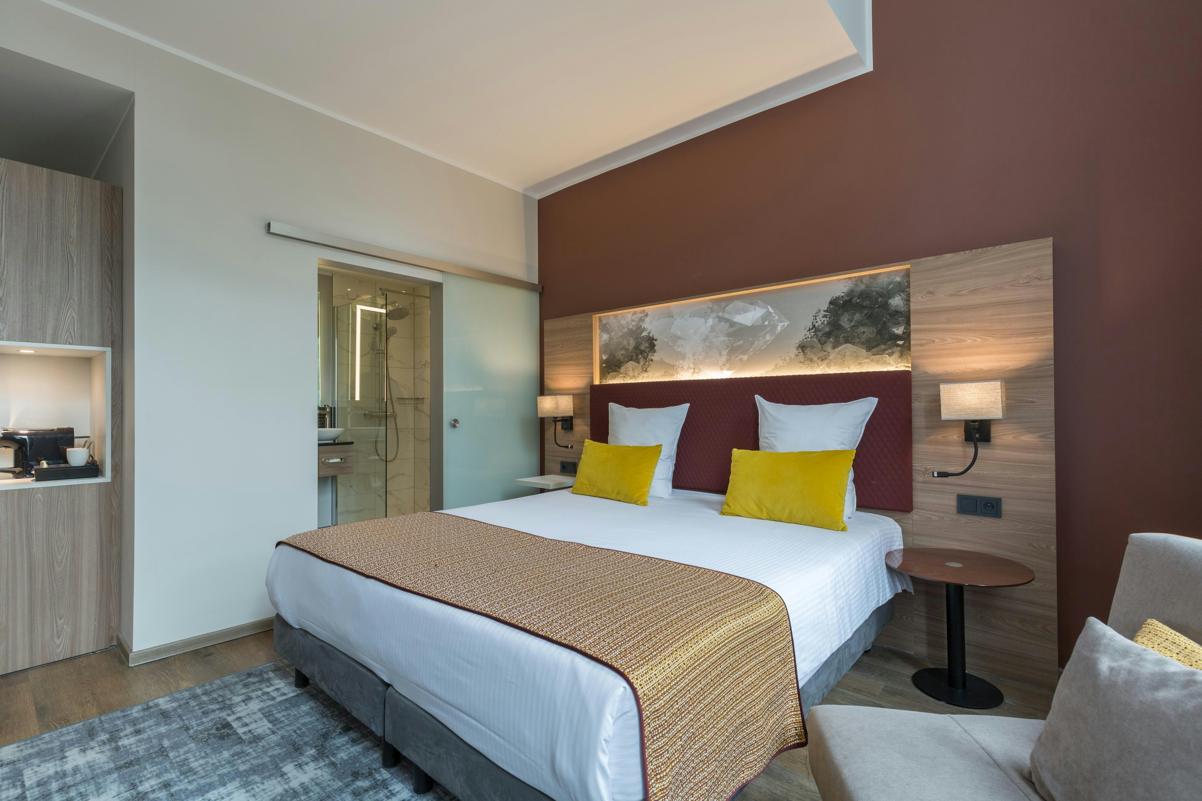 Deluxe, Double Bed