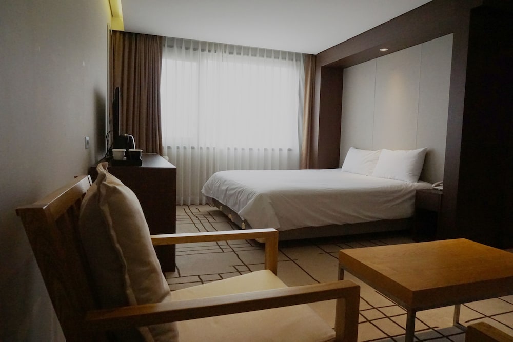 Astar Hotel 32/69