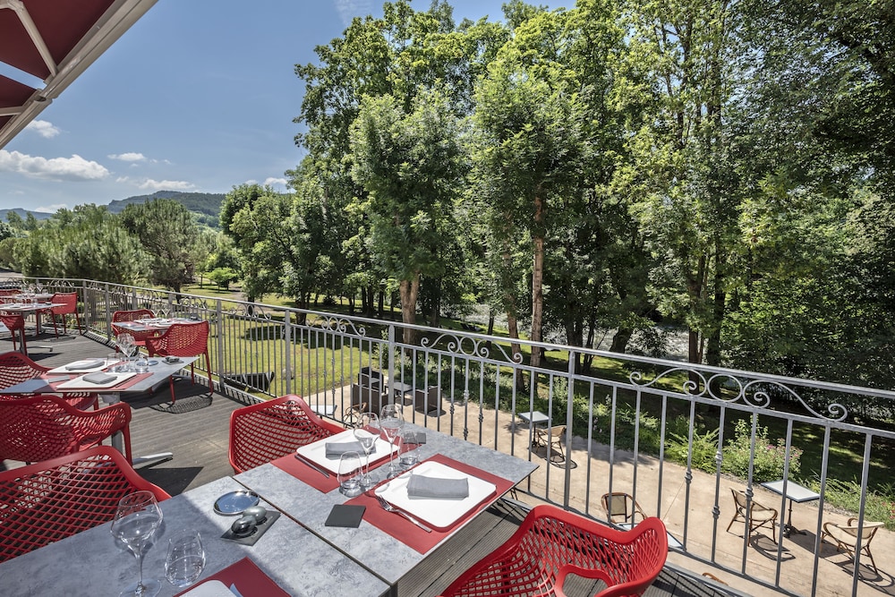 Hotel Restaurant Les 2 Rives 33/48