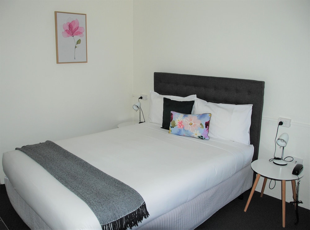 Room, Queen Bed, Accessible