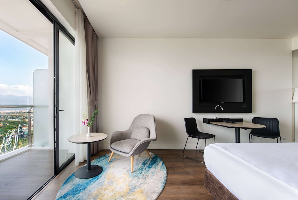 Hotel Soleil Ha Long, Trademark Collection by Wyndham 41/50