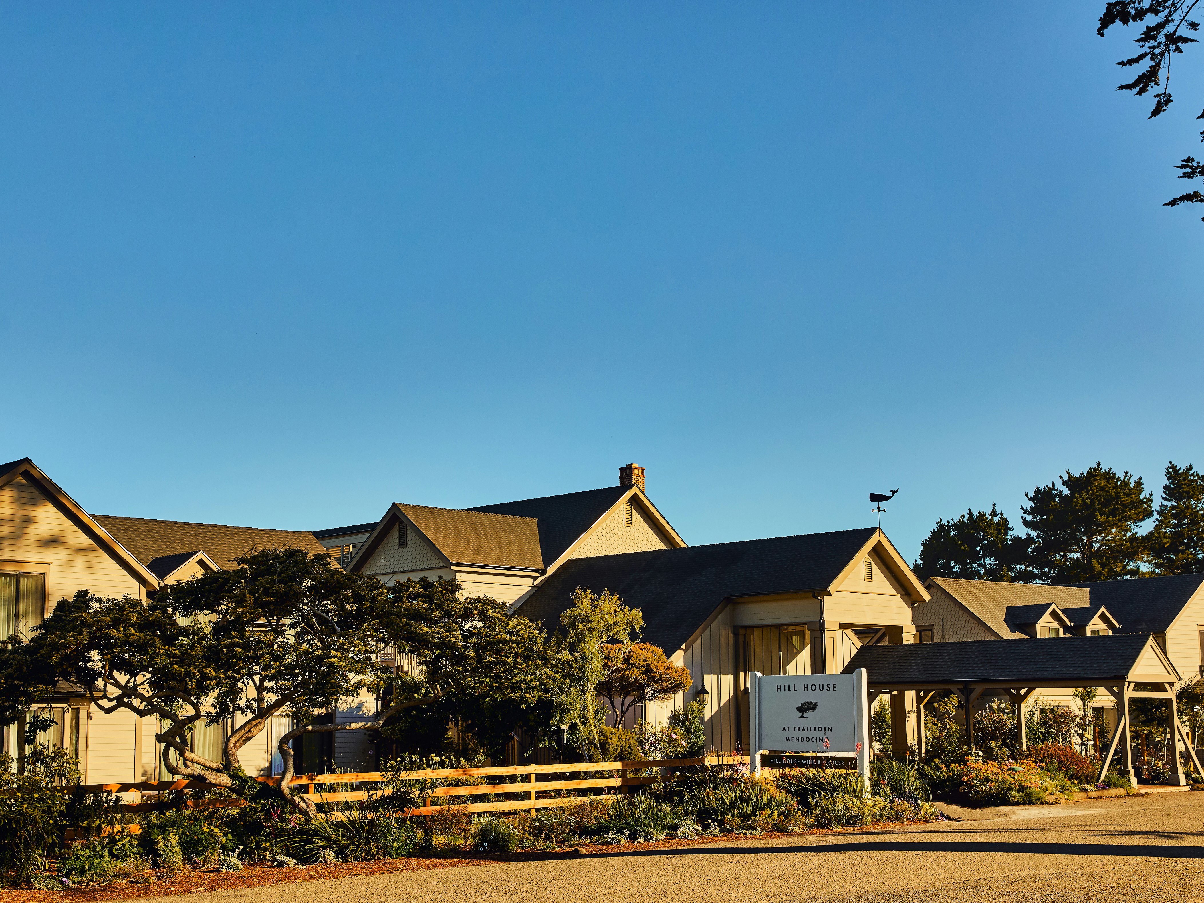 Hill House Inn 30/33