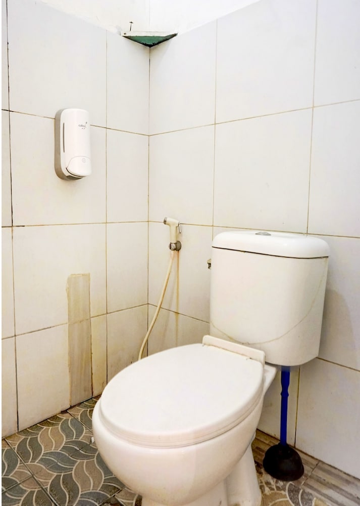 OYO 1187 Penginapan Bunda 36/39
