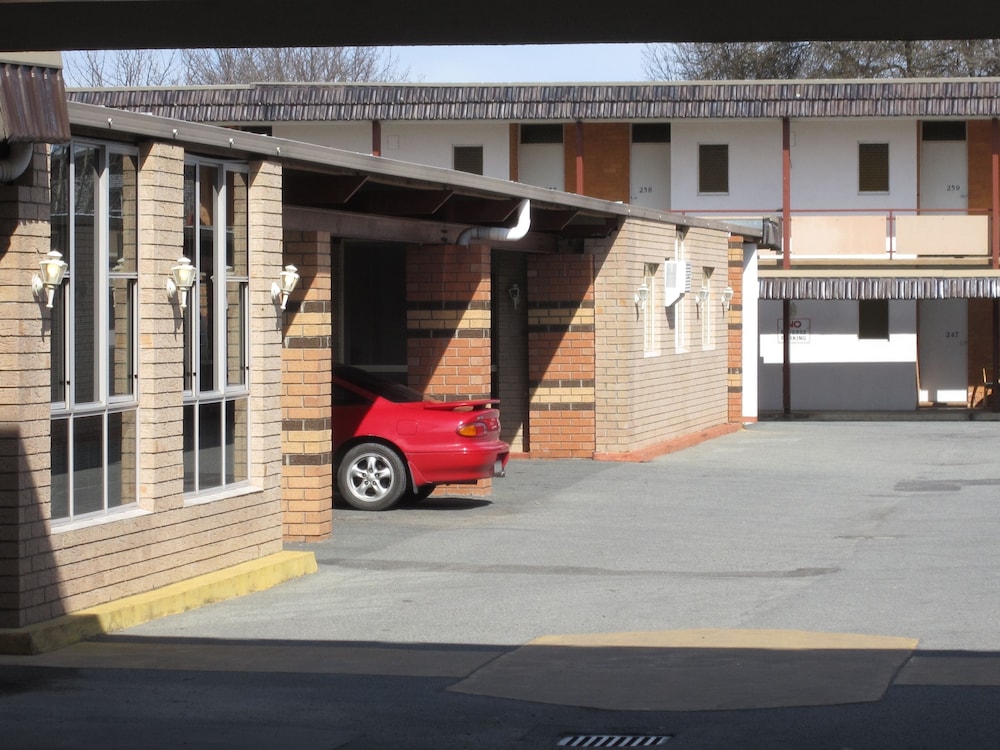 Canberra Lyneham Motor Inn 41/48