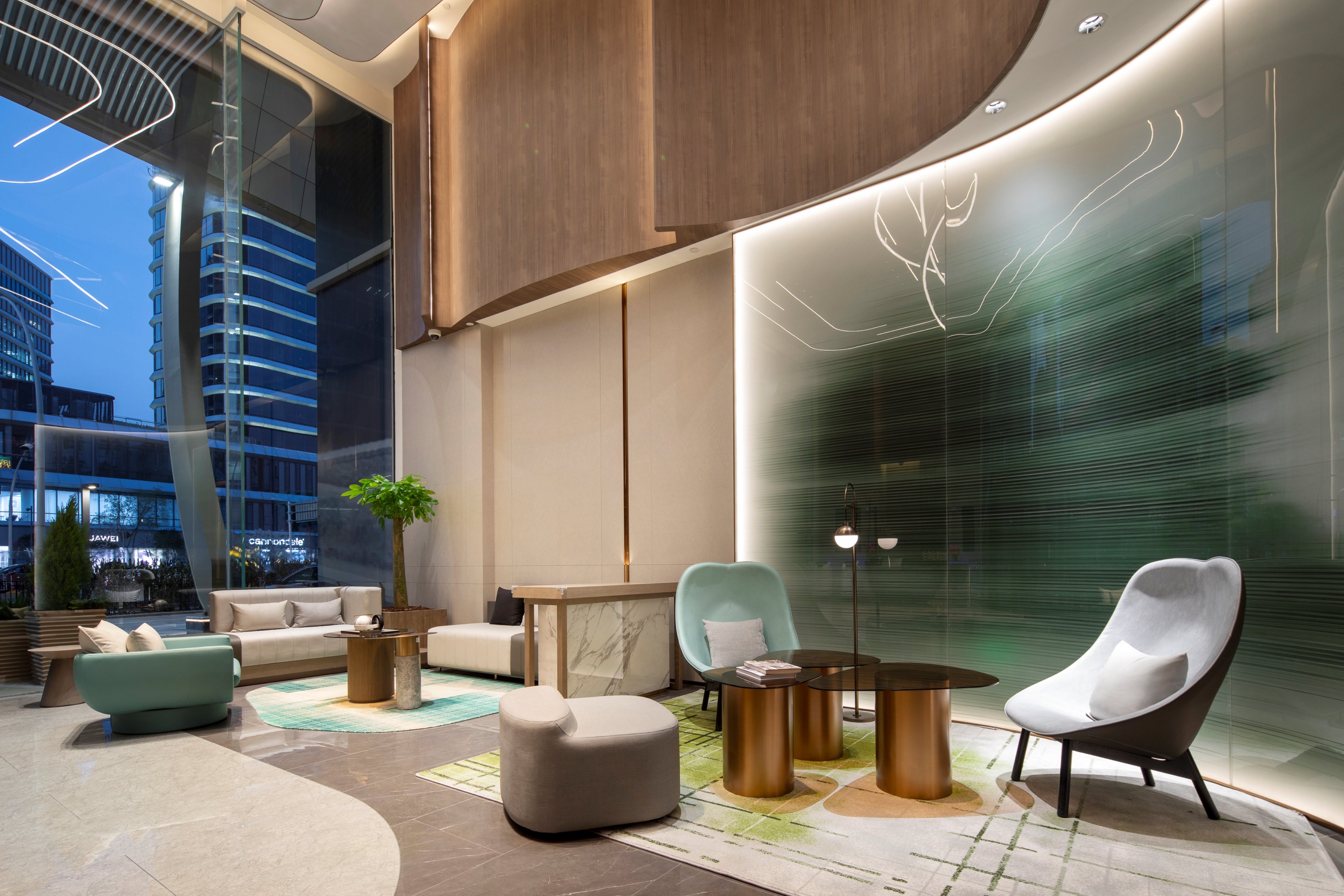 Holiday Inn Shanghai Jing'an by IHG 34/57