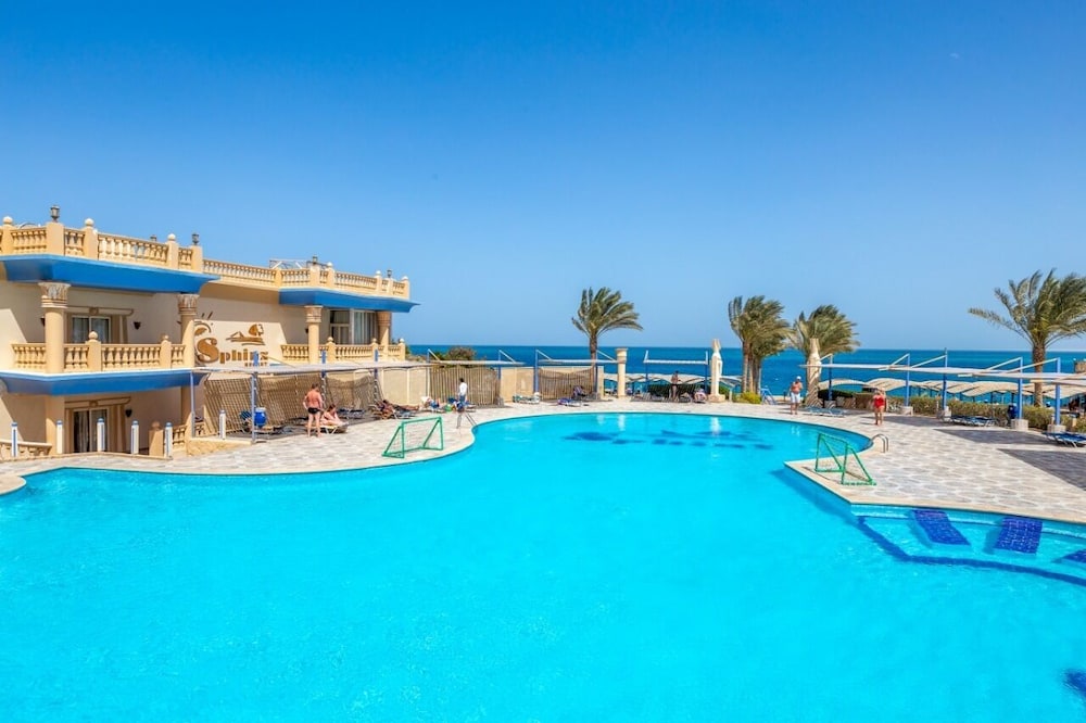 Sphinx Aqua Park Beach Resort 73/74