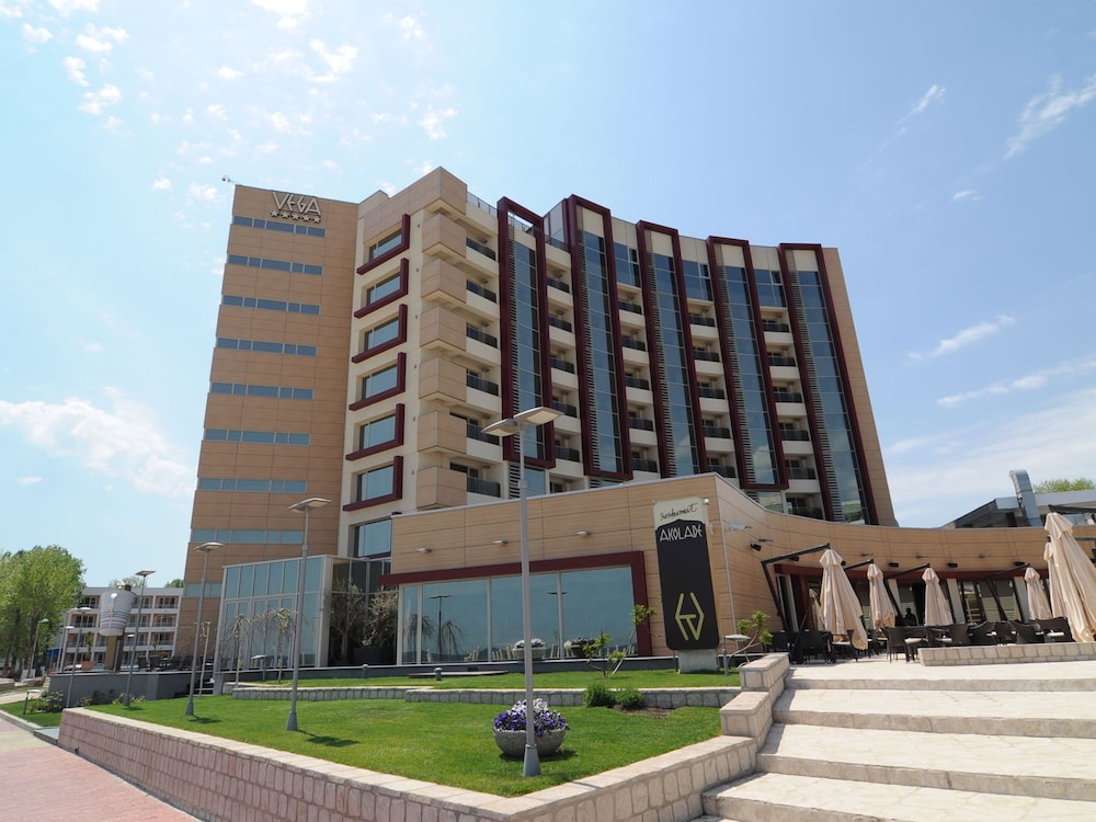 Vega Hotel 2/54