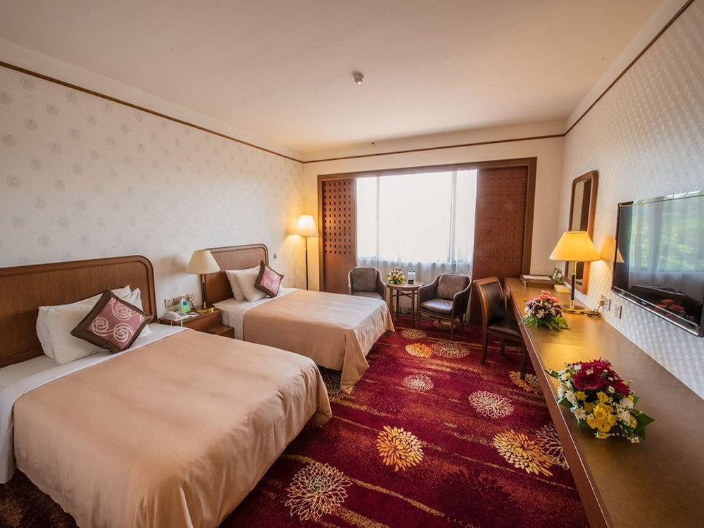 SABAH HOTEL SANDAKAN 23/69