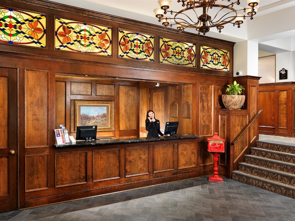 HUNTINGDON MANOR(FORMERLY Huntingdon Hotel & Suites) 5/50