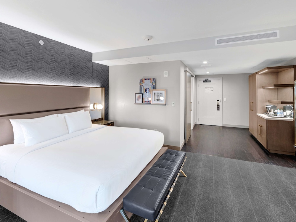 Tulsa Club Hotel Curio Collection By Hilton 32/89