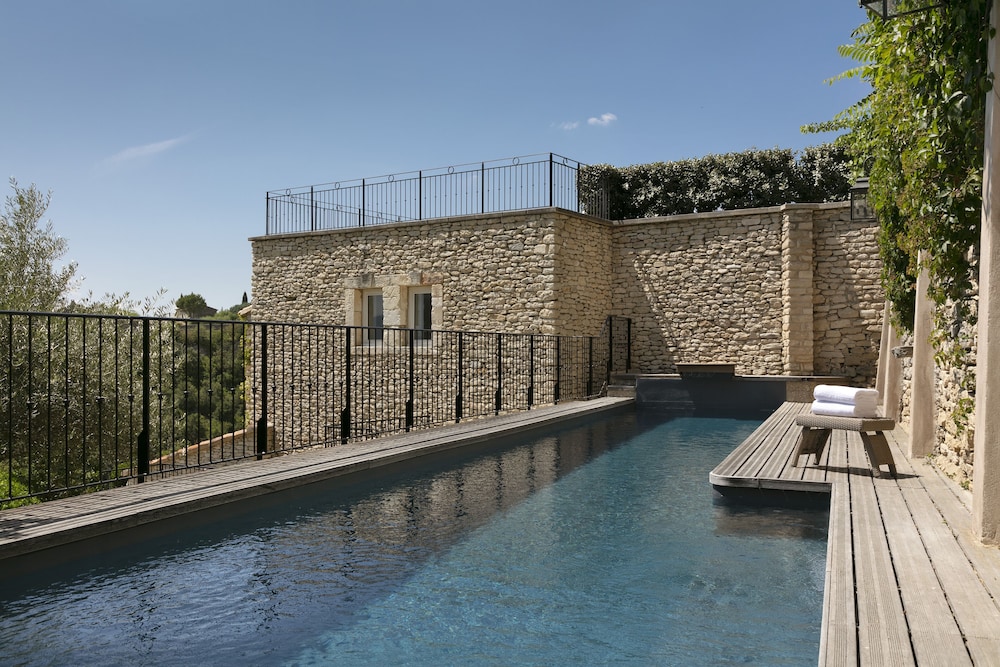 Airelles Gordes, La Bastide 76/81