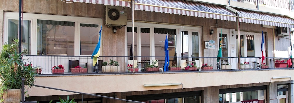 Hotel Riviera 5/62
