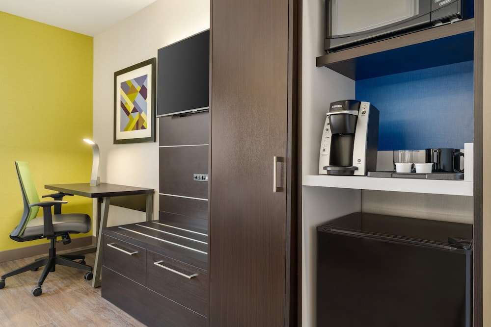 Holiday Inn Express Jamaica - Jfk Airtrain - Nyc 28/50