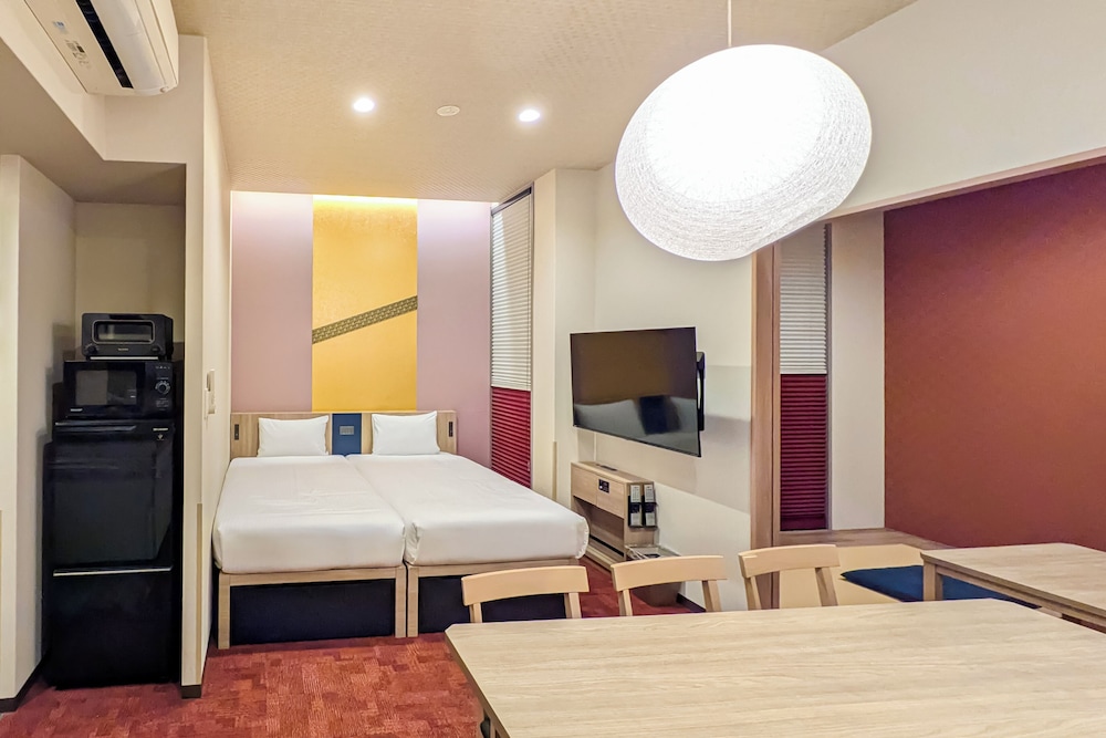 Grand, Basement, Twin Beds, 3 Futon Beds