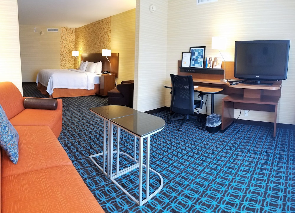 Fairfield Inn Amp Suites By Marriott Rochester West Greece 38/50
